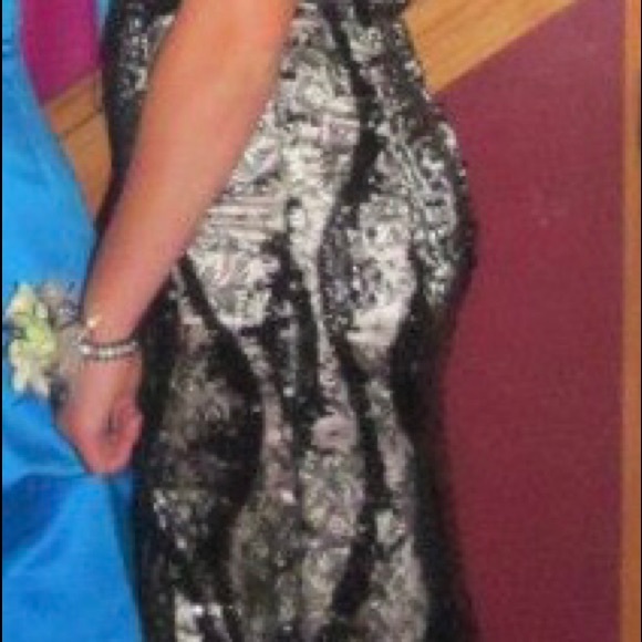 Black and beige sequin formal dress - Picture 2 of 4